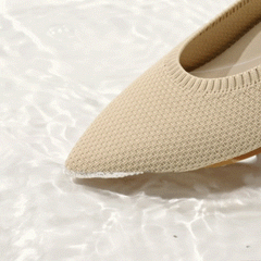 Pointed-Toe Water Repellent Ballet Flats (Aria 5°)